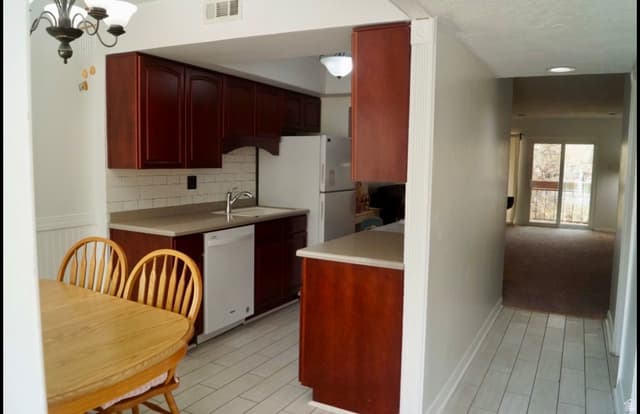 5197 S GRAVENSTEIN PARK #204